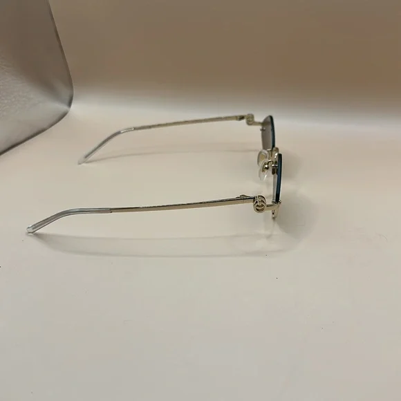 Gucci GG Upside Down Geometrical Sunglasses in Gold - Picture 6 of 9